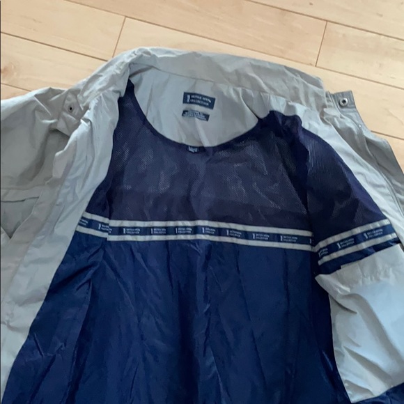 Windbreaker - Picture 8 of 8